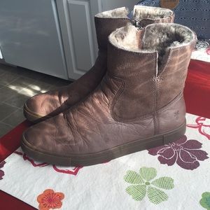 Fur lined FRYE boot